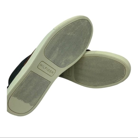 Tommy Hilfiger Men Morven2 Faux-Leather Chukka - Picture 7 of 13